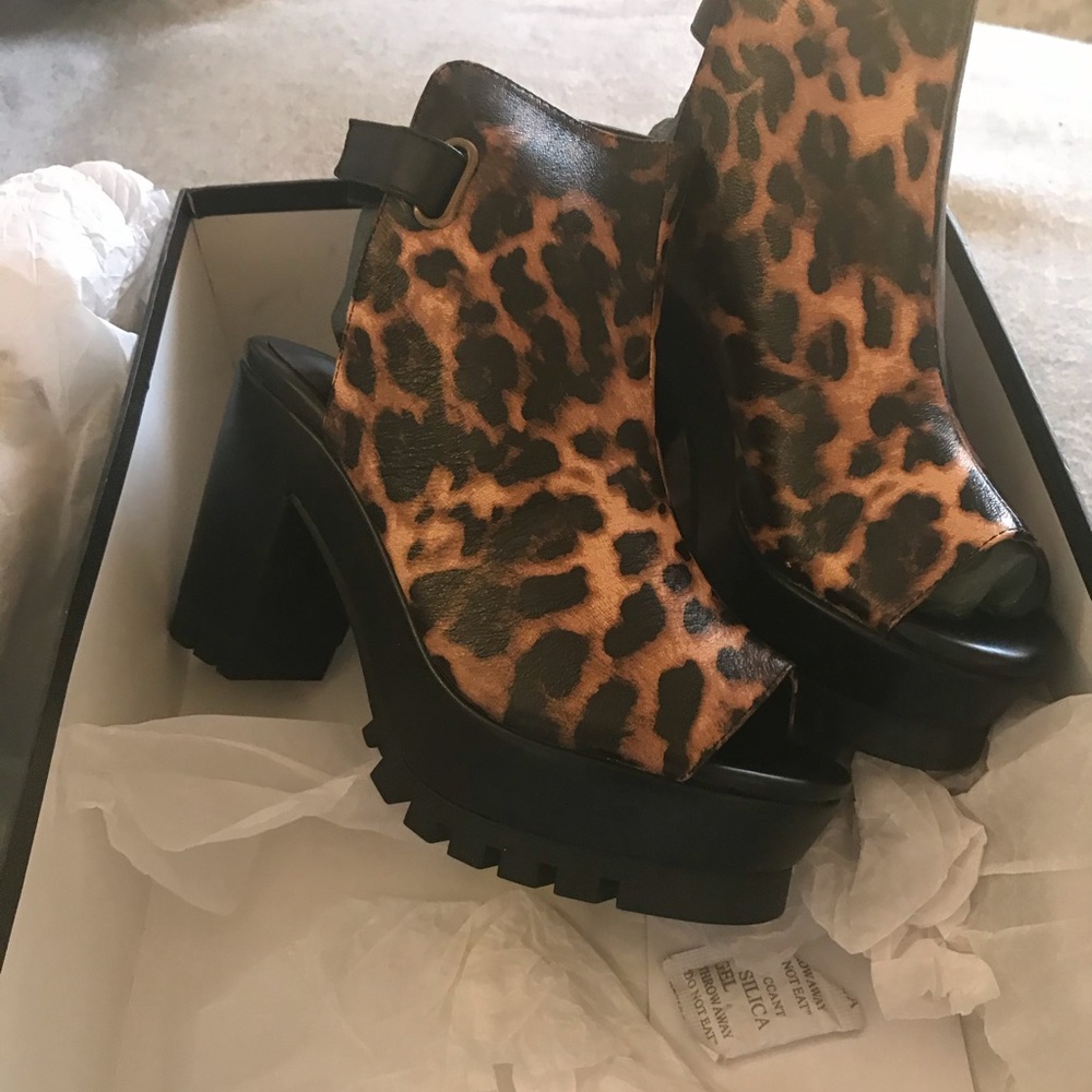 Leopard women's shoe platform heel